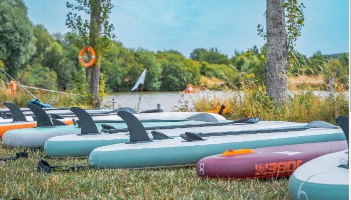 'Swan' Lakeview Lodge Bishampton エクステリア 写真